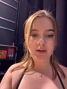 MaribelRiver online show from September 28, 11:59 am