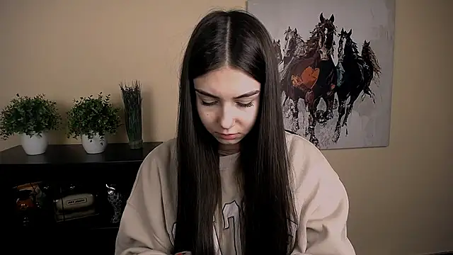 Lili magic online show from November 12, 8:45 am