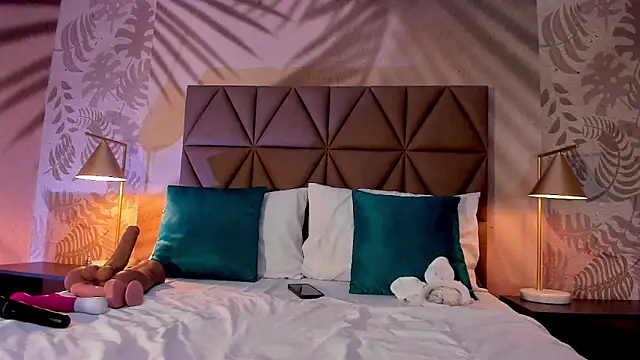 LIAH IZUMI online show from September 27, 2:24 pm