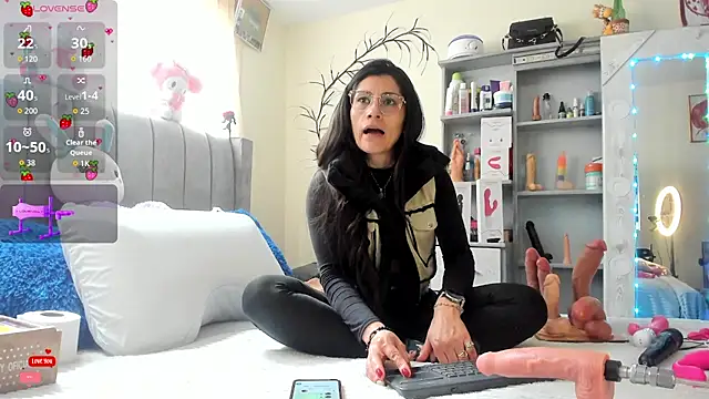 Rapunzeell  online show from February 5, 7:39 pm