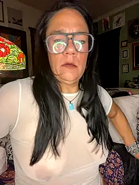 Snapshot of sexyasscougar chatting on September 18, 7:40 am sexyasscougar online show from September 18, 7:40 am