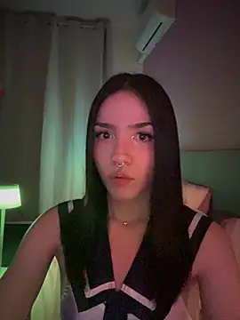 ShannonShanny online show from October 4, 5:06 pm