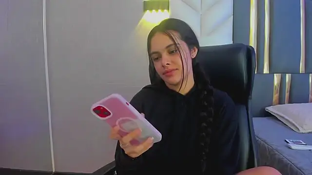 ChloeHarper  online show from July 15, 11:59 am