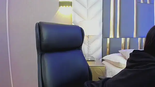 ChloeHarper  online show from July 12, 12:28 pm
