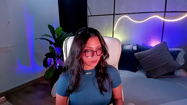 Gia Mazzon online show from November 12, 5:33 pm