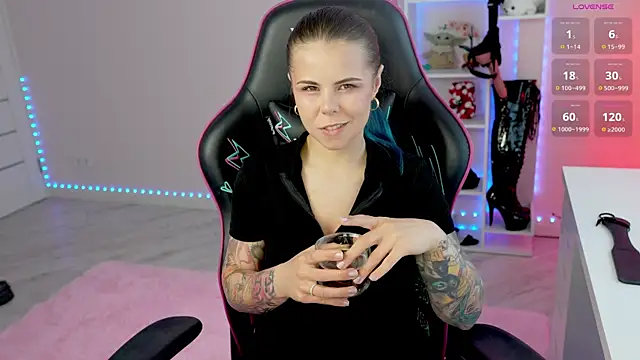 Latex Kitty online show from August 3, 12:44 pm