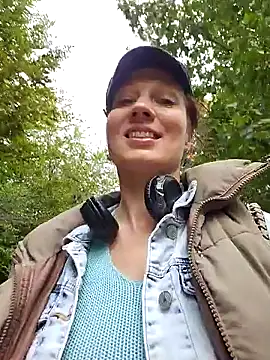 Exhibitionsplit online show from October 5, 2:55 pm