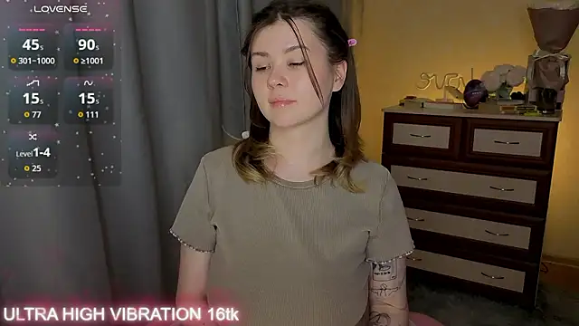 cutie mili online show from March 10, 4:44 pm