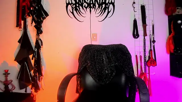 irregular fetish  online show from July 28, 11:15 pm