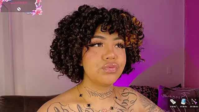 foxxy-lov3 online show from January 19, 1:07 pm