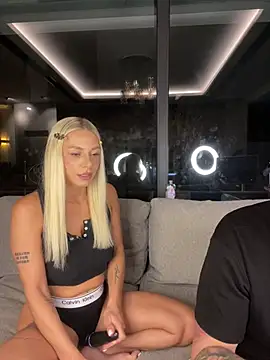 SexOnMyLvL online show from July 12, 9:15 pm