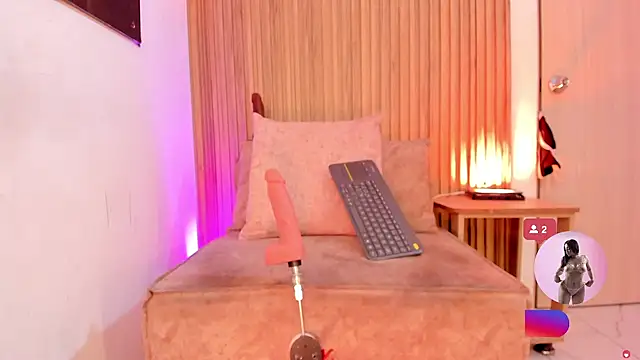 sofhiaa adaams online show from July 28, 11:26 pm