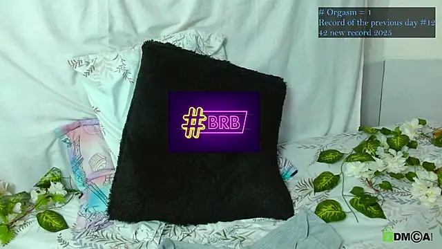 Hot Candy  online show from February 3, 6:22 am