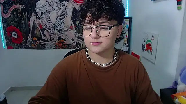 isabeautyx19 online show from June 8, 11:59 pm