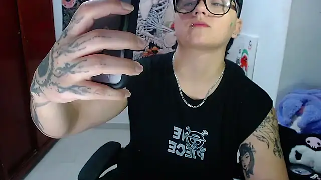 isabeautyx19 online show from April 28, 2:09 am