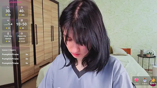 JulisSweet online show from December 5, 8:37 am