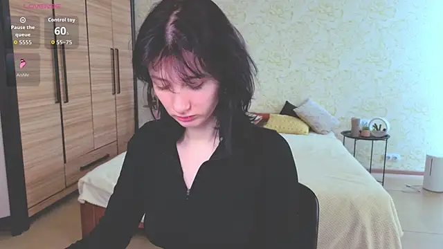 Snapshot of JulisSweet chatting on October 3, 7:13 am JulisSweet online show from October 3, 7:13 am