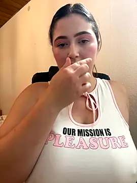 Kamilla Loop online show from October 21, 8:02 pm