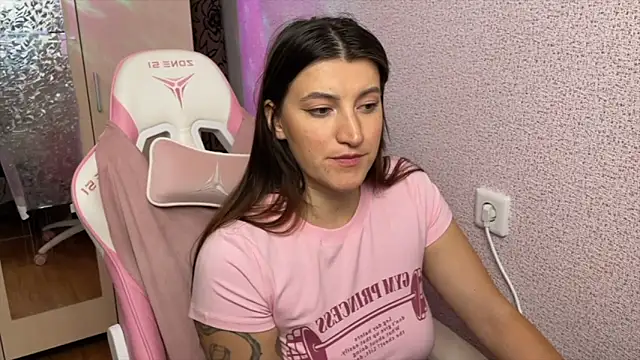 Katrin  kiss online show from May 2, 9:18 pm