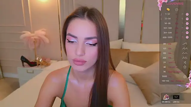 BellaHalles online show from October 20, 8:28 am