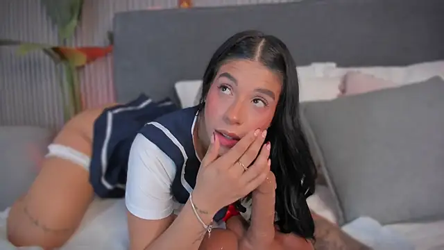 emelie 89 online show from June 10, 12:59 pm