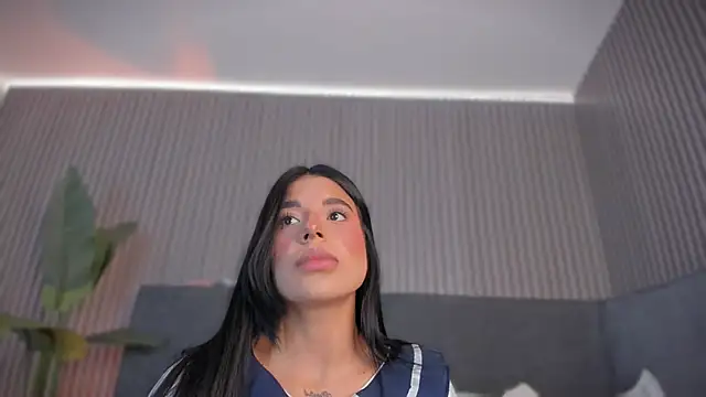 emelie 89 online show from April 29, 12:30 pm