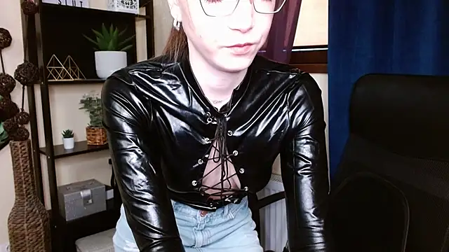 EmillyPlay online show from February 19, 7:41 am