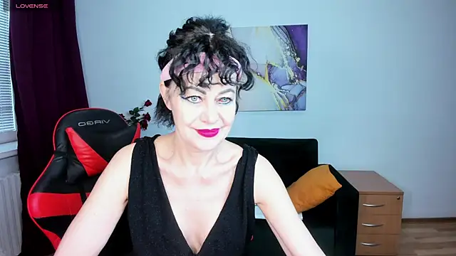 Silvia Wallec online show from May 2, 5:22 am