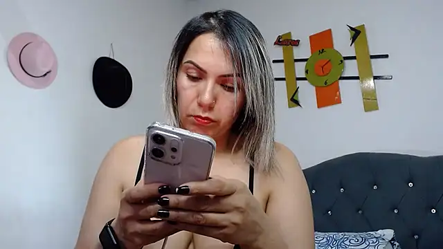 Chantal hott online show from August 3, 7:52 pm