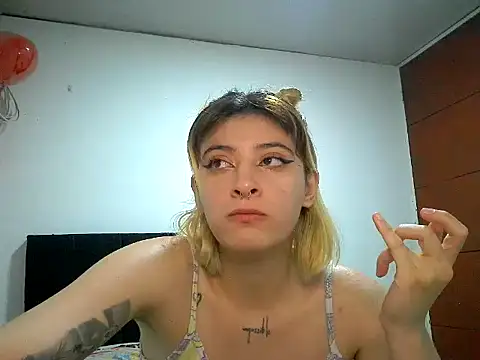 Mia foster1 online show from May 27, 1:57 am