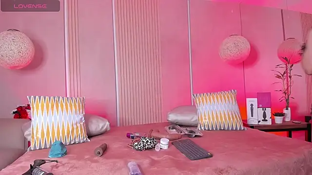 sabrina shark  online show from March 16, 2:36 am