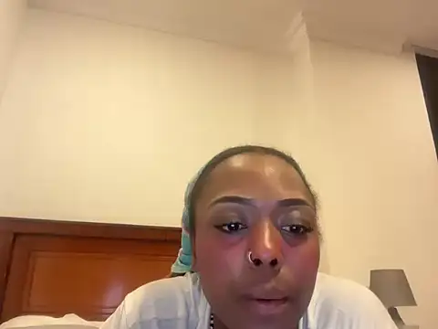 ChocolateCakeQueen online show from November 22, 1:08 am