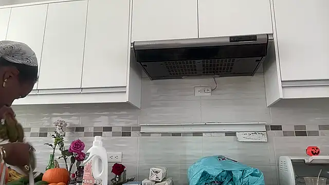 ChocolateCakeQueen online show from October 16, 6:21 pm