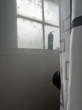 hannahb-e online show from March 6, 4:24 pm