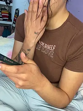 hannahb-e online show from July 15, 4:55 pm