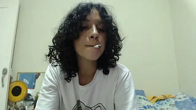 AlinaWoolf  online show from May 5, 1:41 am