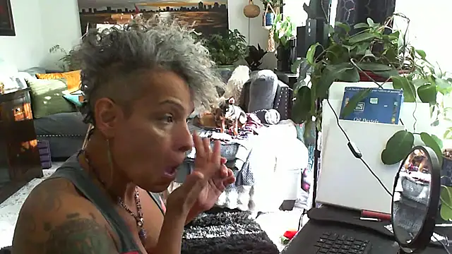 CeceilaMoon online show from December 13, 9:43 pm