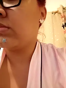 Isabella Du online show from May 7, 3:44 am