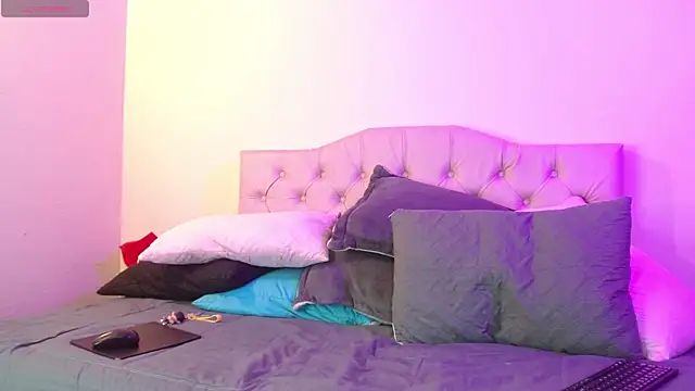 megan lover online show from August 6, 1:12 am