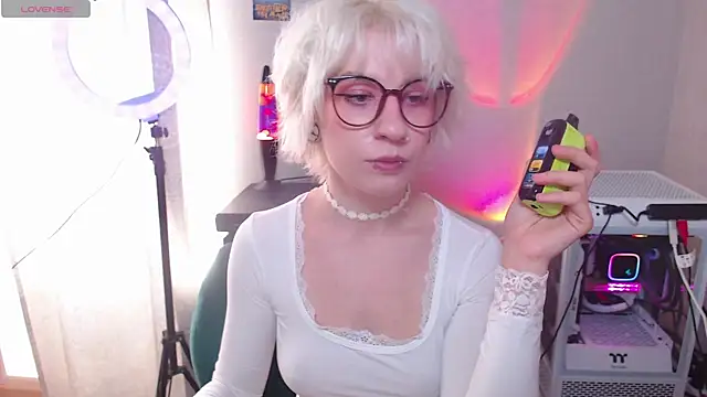 Snapshot of _Moonlight_t chatting on October 9, 10:08 am Moonlight t online show from October 9, 10:08 am
