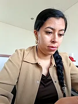 Emily Wane online show from June 28, 4:24 pm