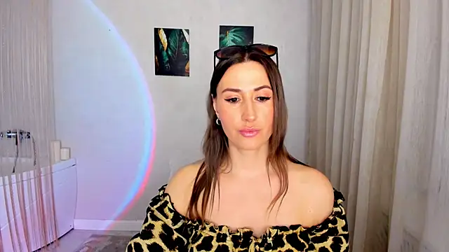 PassionGlow online show from March 18, 7:30 pm