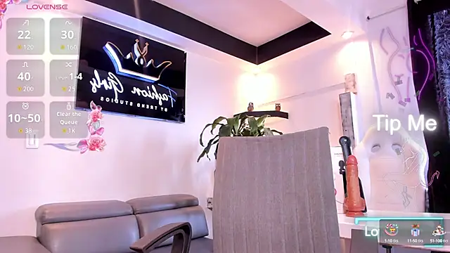 Snapshot of AnaRuiz chatting on October 2, 1:16 pm AnaRuiz online show from October 2, 1:16 pm