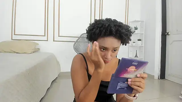 Snapshot of saray_mardez chatting on September 30, 12:22 pm saray mardez online show from September 30, 12:22 pm