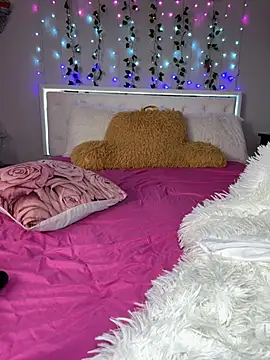 KikiBBW online show from June 24, 1:32 pm