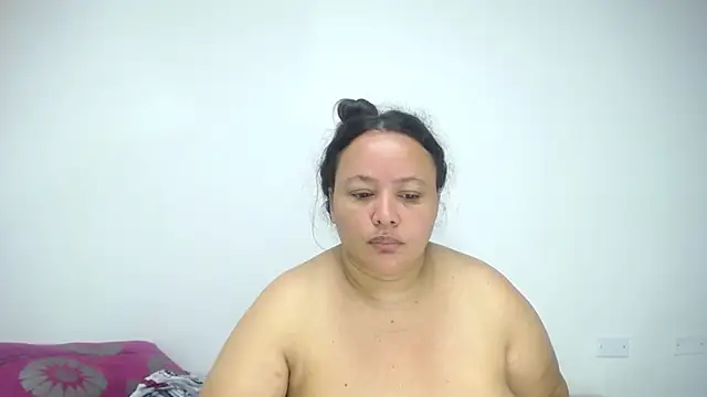 CrushOnMe  online show from June 23, 9:18 am