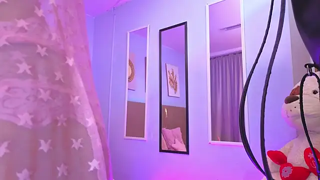 sarah cruzz  online show from February 19, 1:16 am