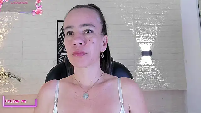 millie brown21 online show from March 14, 12:50 pm