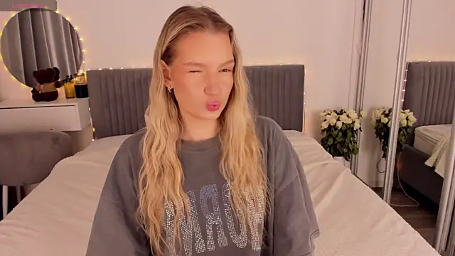 CassieRayss online show from June 25, 3:46 pm