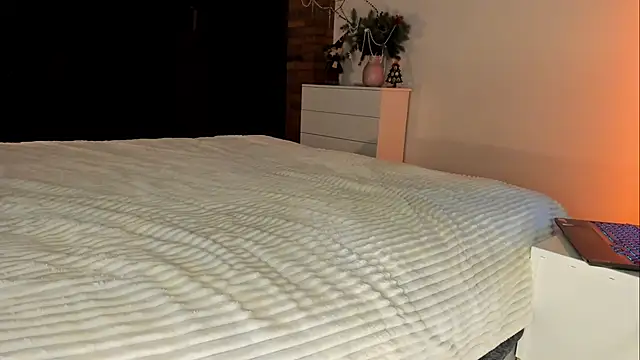 Rachel Rey online show from December 16, 6:47 pm